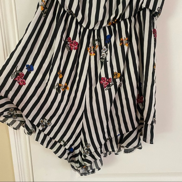 Lovers + Friends Quincy Romper - Picture 4 of 6